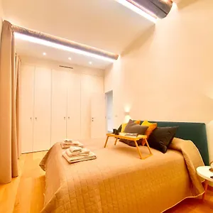  Appartement Stunning Apt San Lorenzo 19, Rolli Palace Unesco - Overlooking The Cathedral - Free Private Parking- Italie